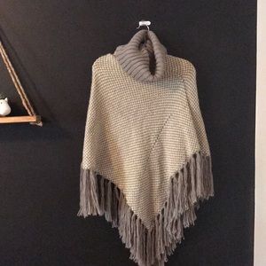 Women’s poncho